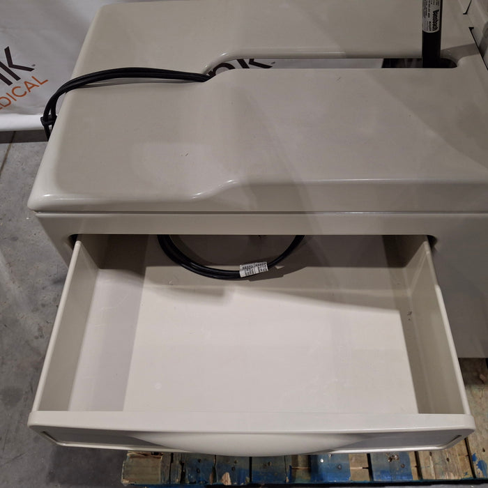 Midmark 204 Exam Table