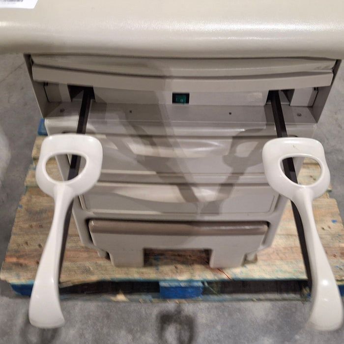 Midmark 204 Exam Table