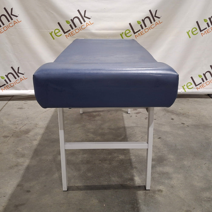 Midmark 203 Treatment Table