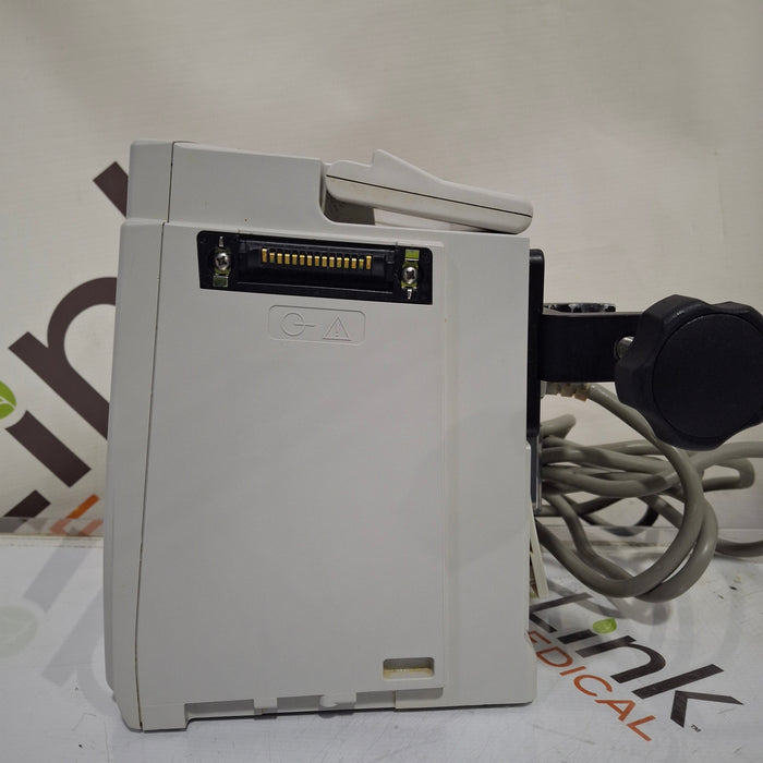 CareFusion Alaris 8015 Large Screen POC Infusion Pump