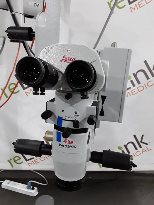 Leica M690 Surgical Microscope