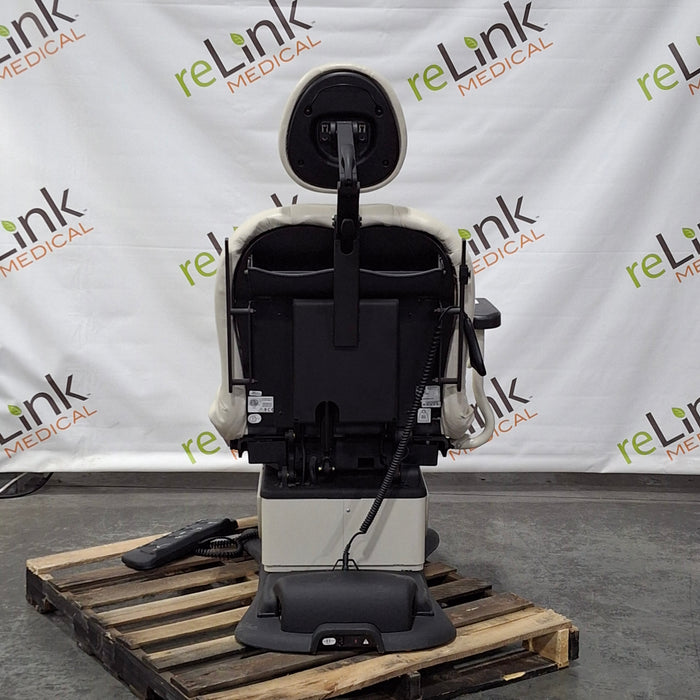 Midmark 630 Procedure Chair