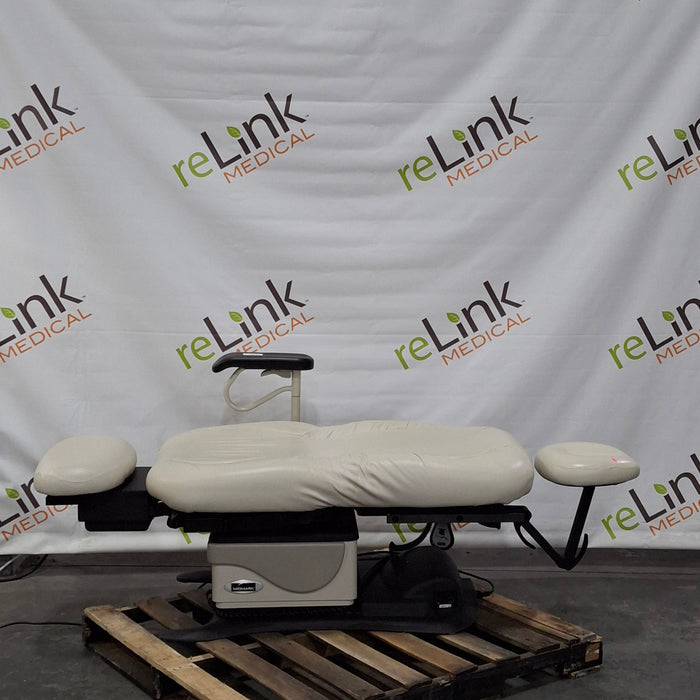 Midmark 630 Procedure Chair
