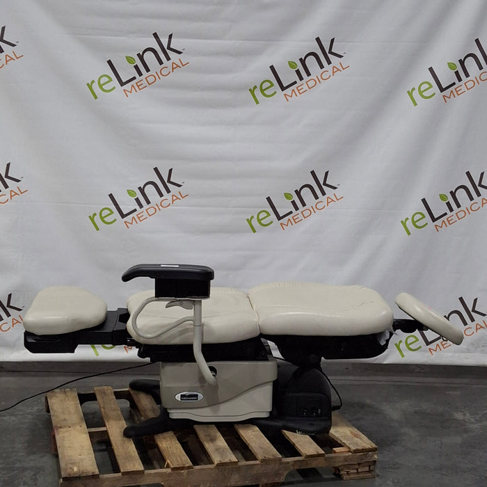 Midmark 630 Procedure Chair
