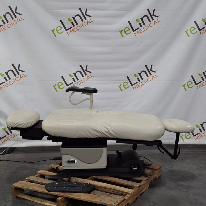 Midmark 630 Procedure Chair