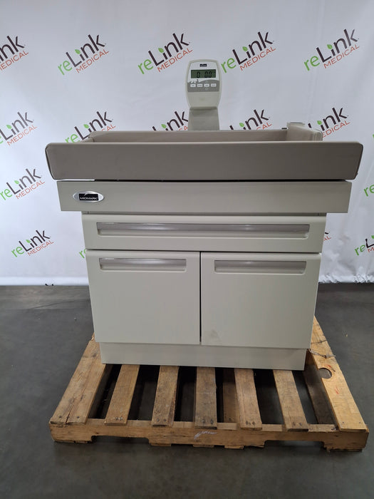 Midmark 640 Pediatric Exam Table