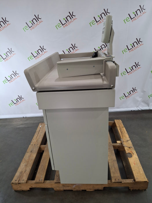 Midmark 640 Pediatric Exam Table