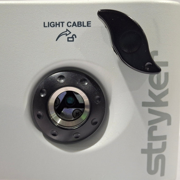 Stryker L9000 Light Source