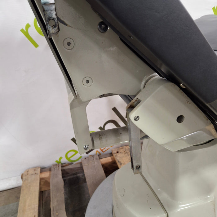 Reliance Medical Products, Inc. 880 Exam Chair