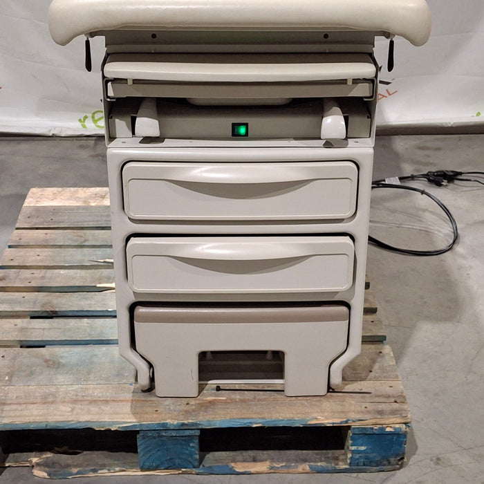 Midmark 204 Exam Table