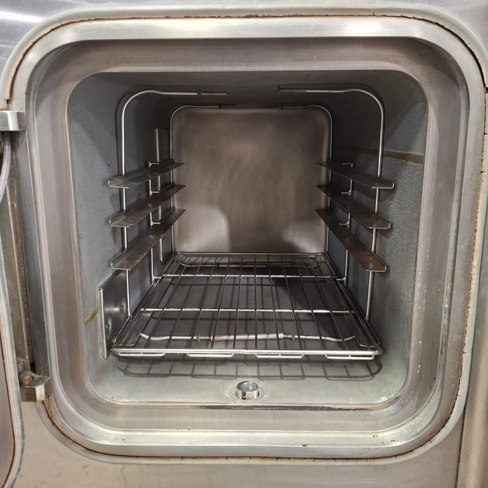 Steris Amsco Model 3013 Steam Sterilizer