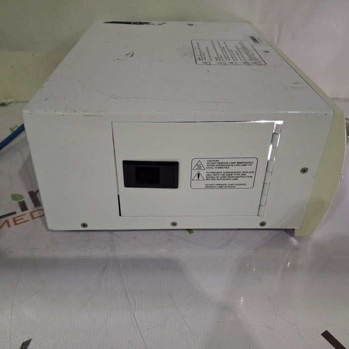 Sunoptics Surgical S300T Titan Light Source