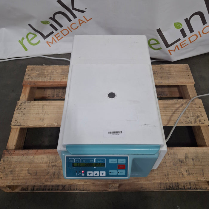 Hettich MIKRO 22 R Centrifuge