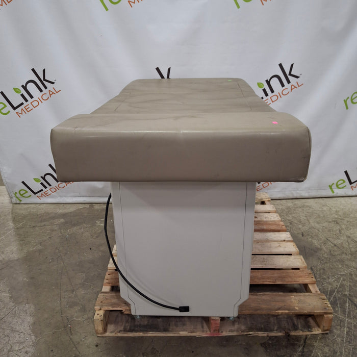 Midmark 204 Exam Table