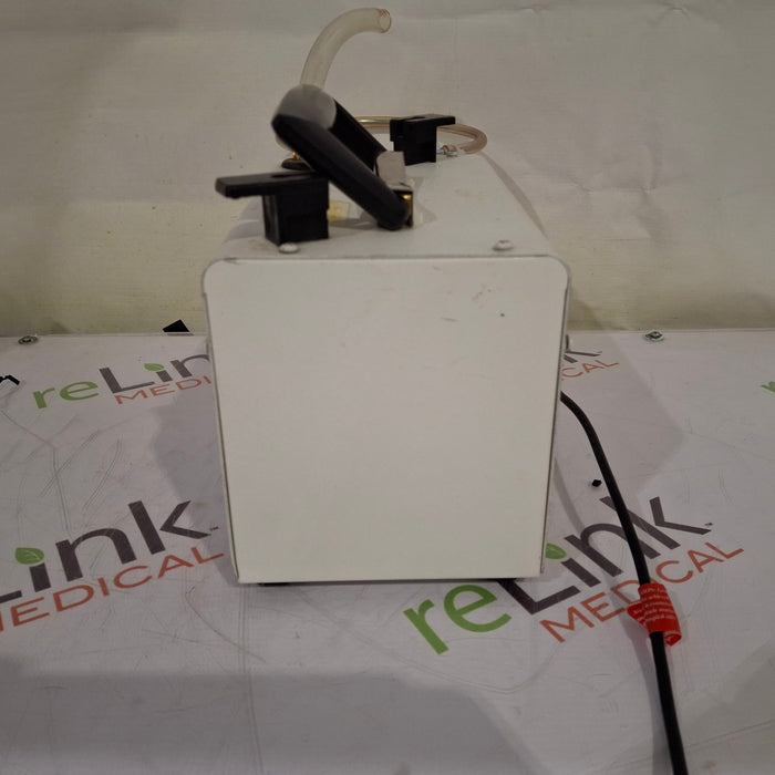 Armstrong Medical Industries, Inc. SSCOR/2500 Pump-Suction Portable