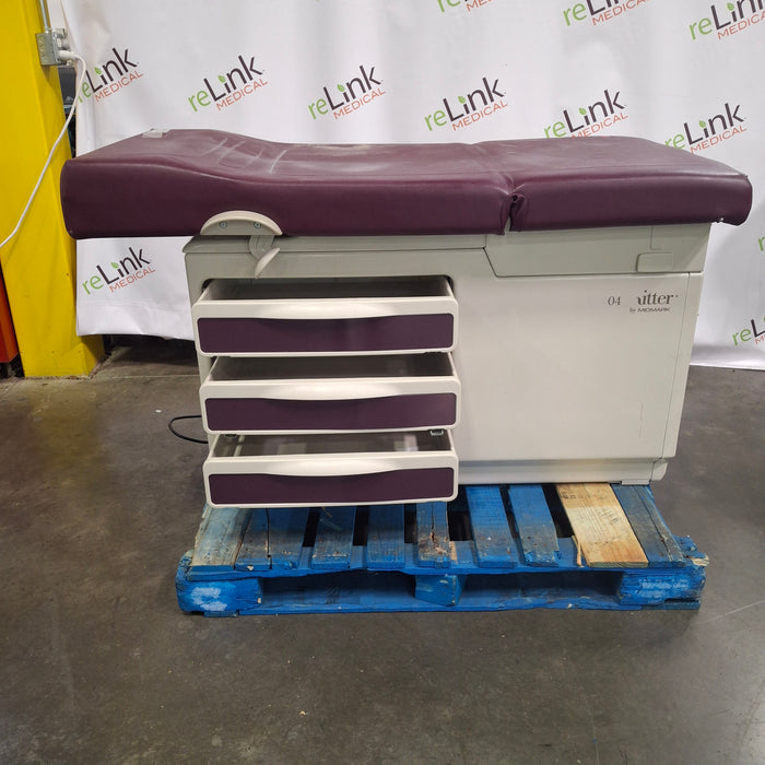 Midmark 204 Exam Table