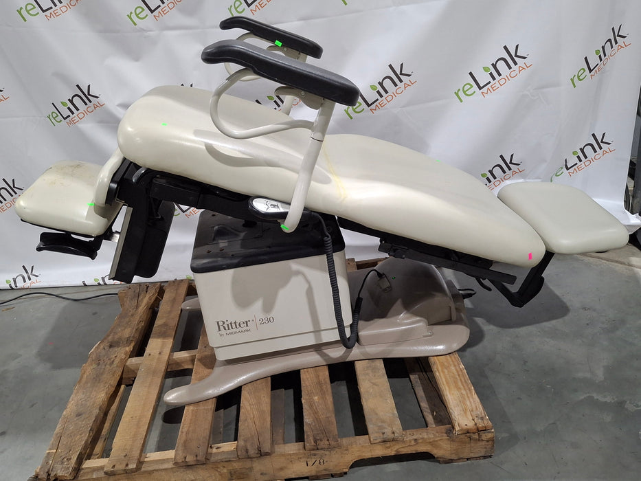 Midmark 230 Power Procedure Chair