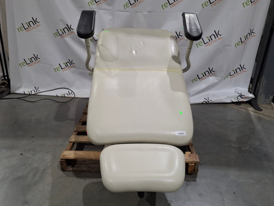 Midmark 230 Power Procedure Chair