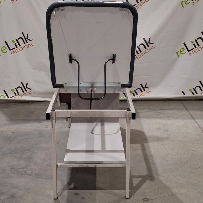 Clinton Industries Alpha Series 3013 Treatment Table