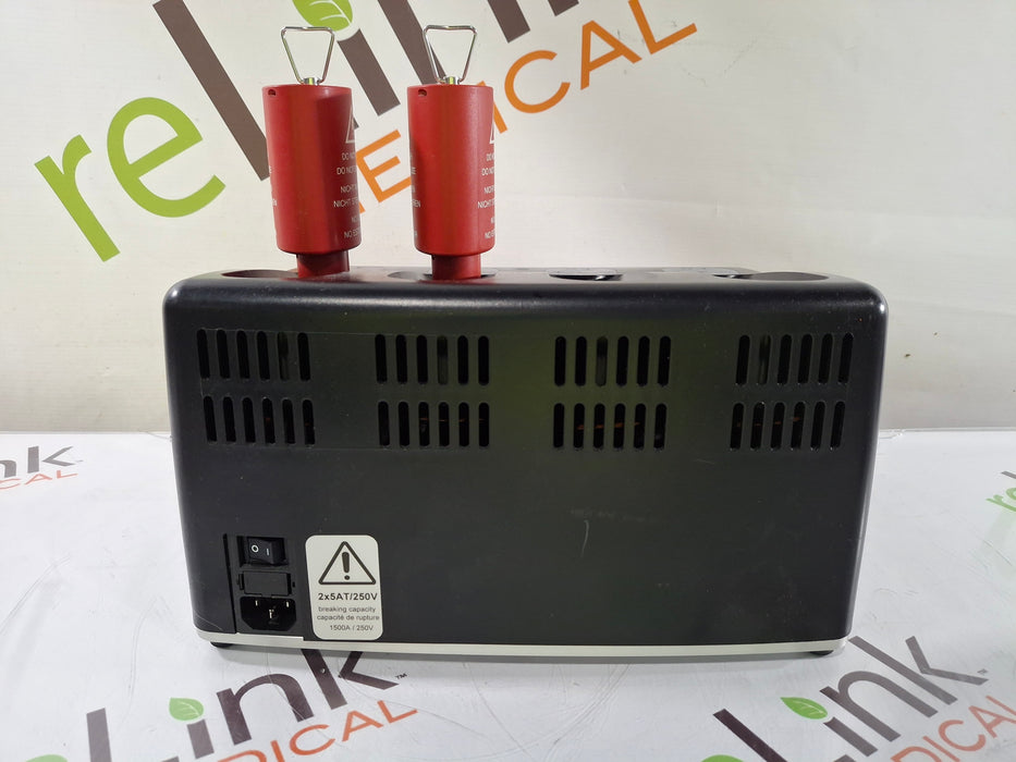 Synthes, Inc. 05.001.204 Universal Battery Charger