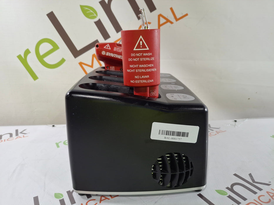 Synthes, Inc. 05.001.204 Universal Battery Charger