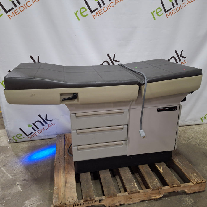 Midmark 404 Exam Table