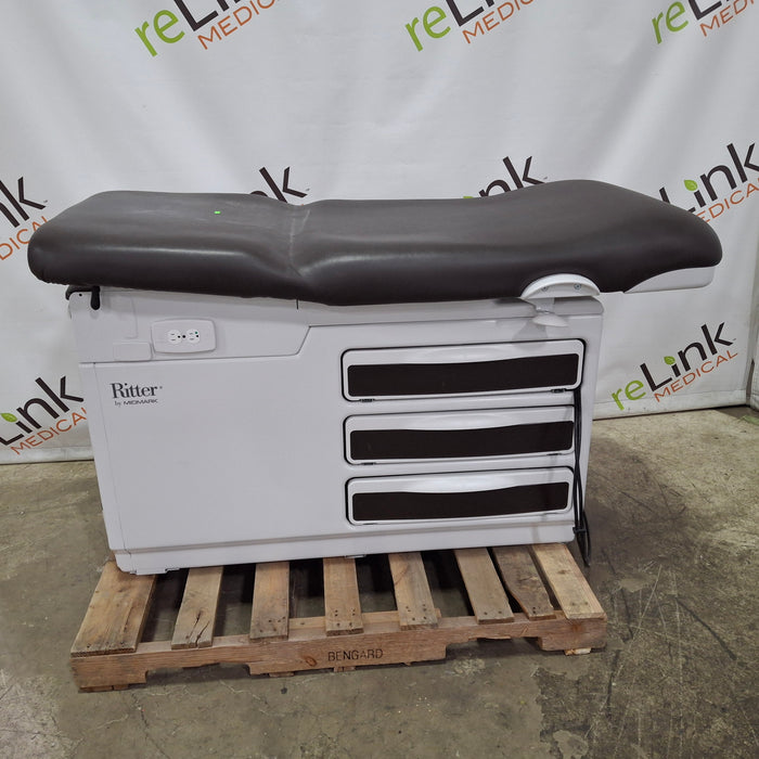 Midmark 204 Exam Table