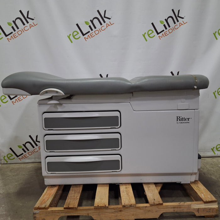 Midmark 204 Exam Table