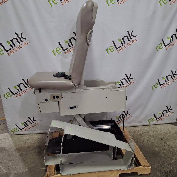 Midmark 623 Barrier Free Power Exam Table