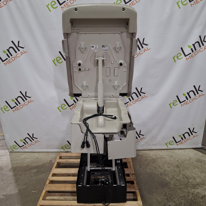 Midmark 623 Barrier Free Power Exam Table