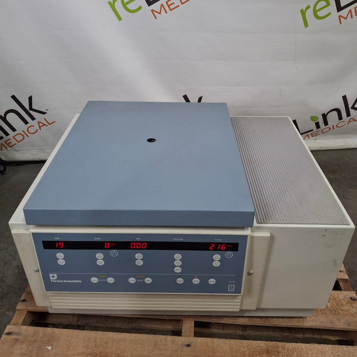 Forma Scientific Model 5682 Refrigerated Centrifuge