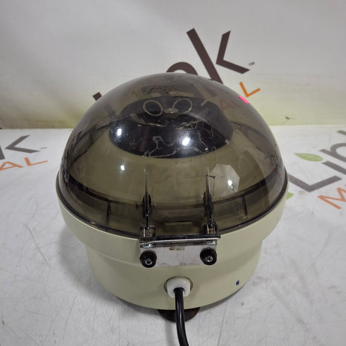 Clay Adams Compact 2 centrifuge