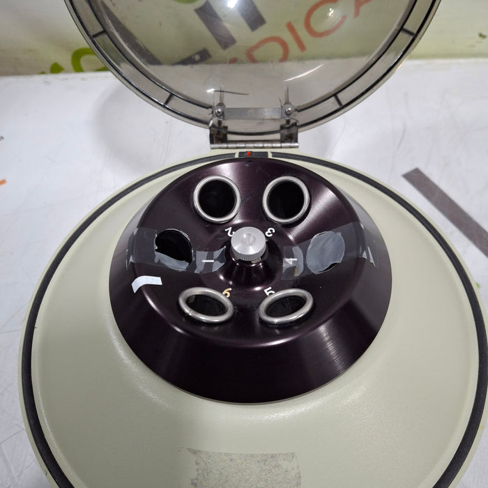 Clay Adams Compact 2 centrifuge