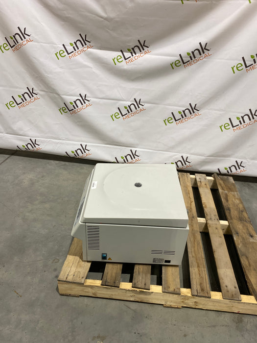 Eppendorf 5804 Centrifuge