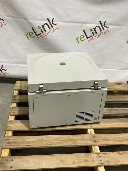 Eppendorf 5804 Centrifuge