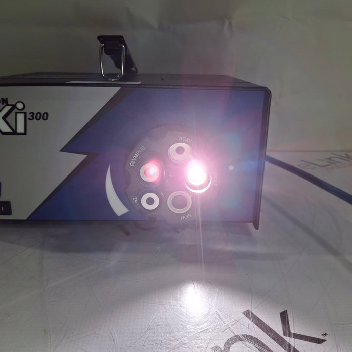 BFW, Inc. Maxenon Xi 300 Light Source