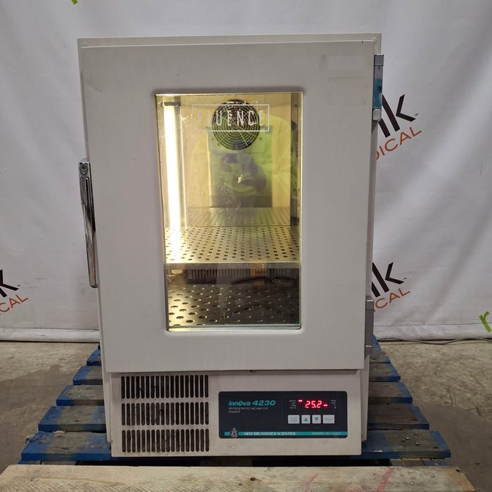 New Brunswick Scientific Innova 4230 Refrigerated Incubator Shaker