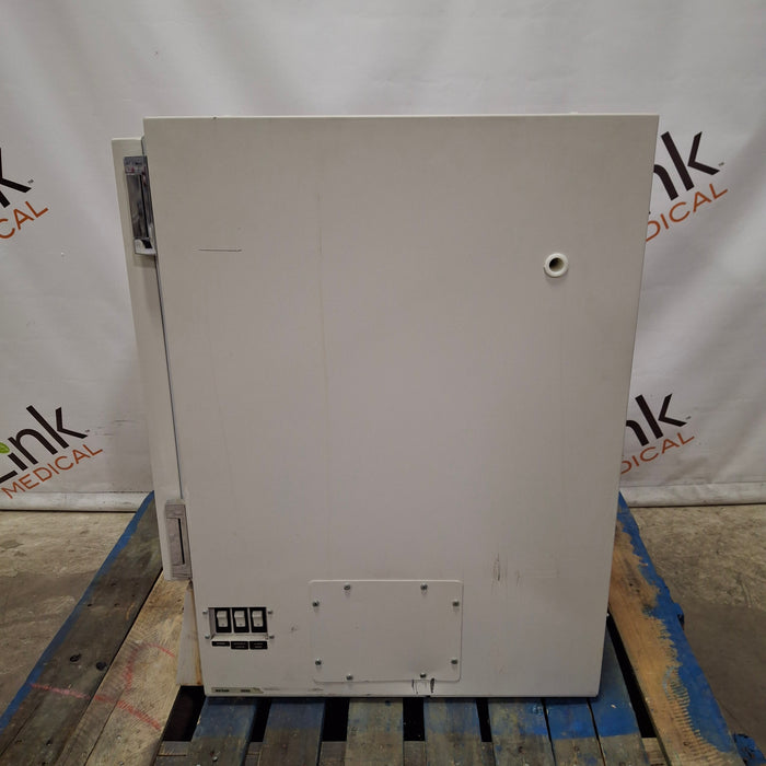 New Brunswick Scientific Innova 4230 Refrigerated Incubator Shaker