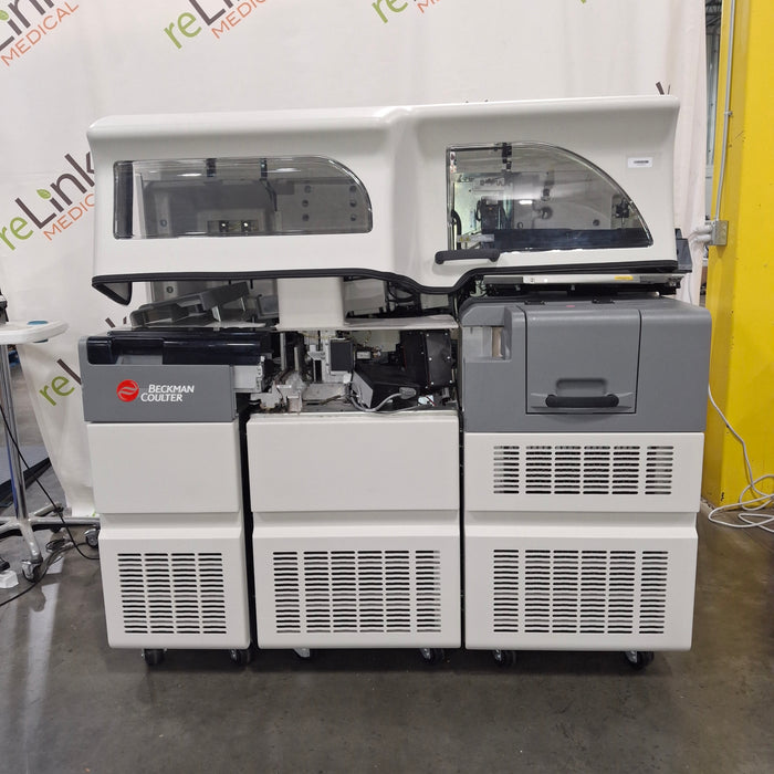 Beckman Coulter UniCel DxC 600 Chemistry Analyzer