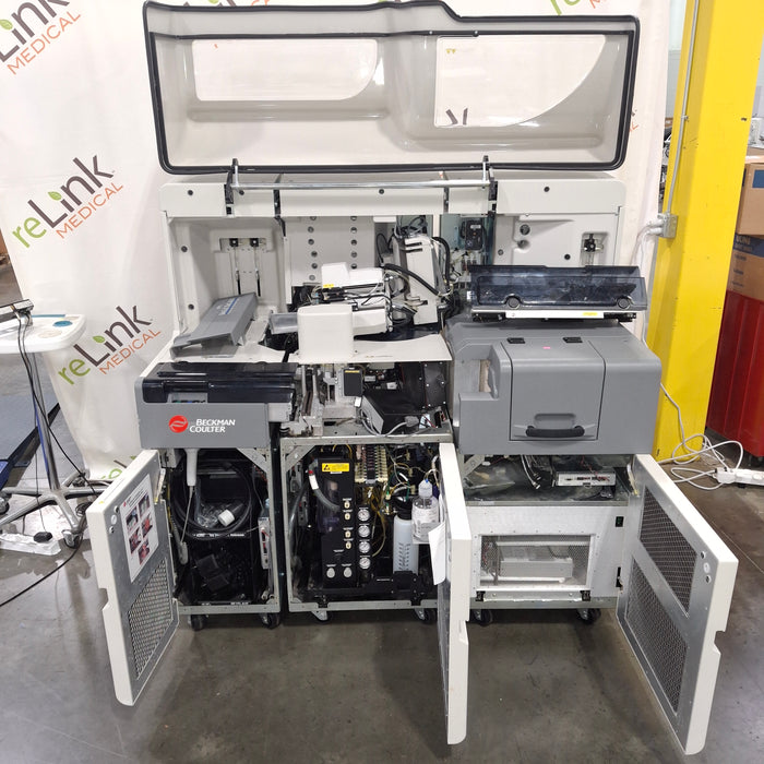 Beckman Coulter UniCel DxC 600 Chemistry Analyzer