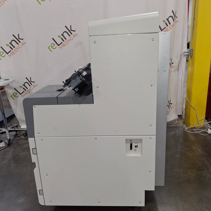 Beckman Coulter UniCel DxC 600 Chemistry Analyzer