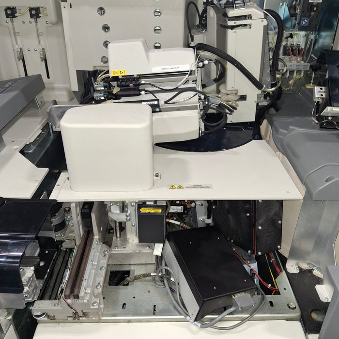 Beckman Coulter UniCel DxC 600 Chemistry Analyzer