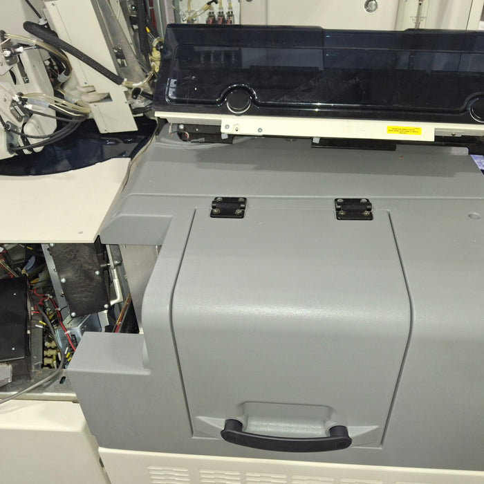 Beckman Coulter UniCel DxC 600 Chemistry Analyzer