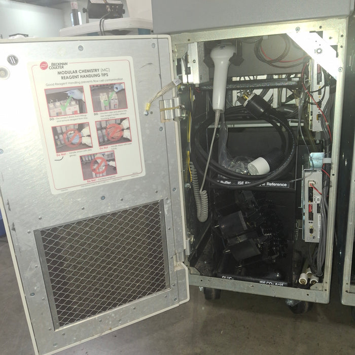 Beckman Coulter UniCel DxC 600 Chemistry Analyzer