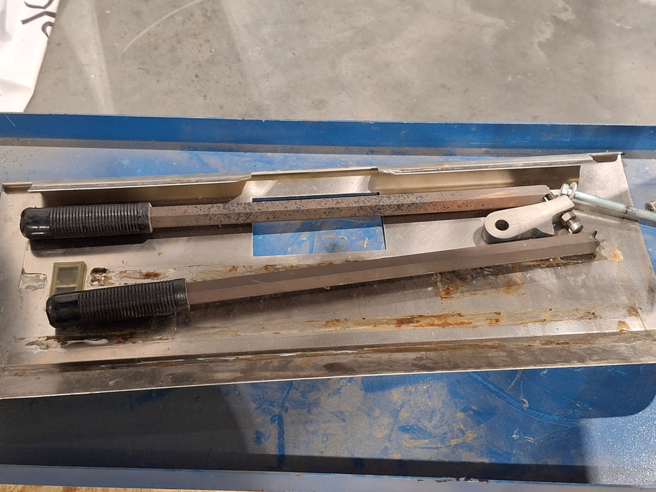 DI-ACRO Model 24 Finger Break