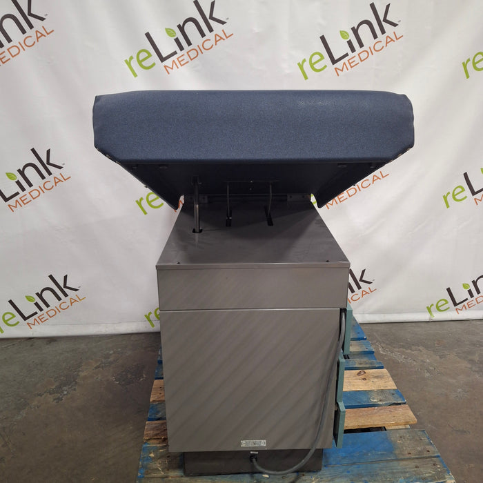 Midmark Ritter 100 Exam Table