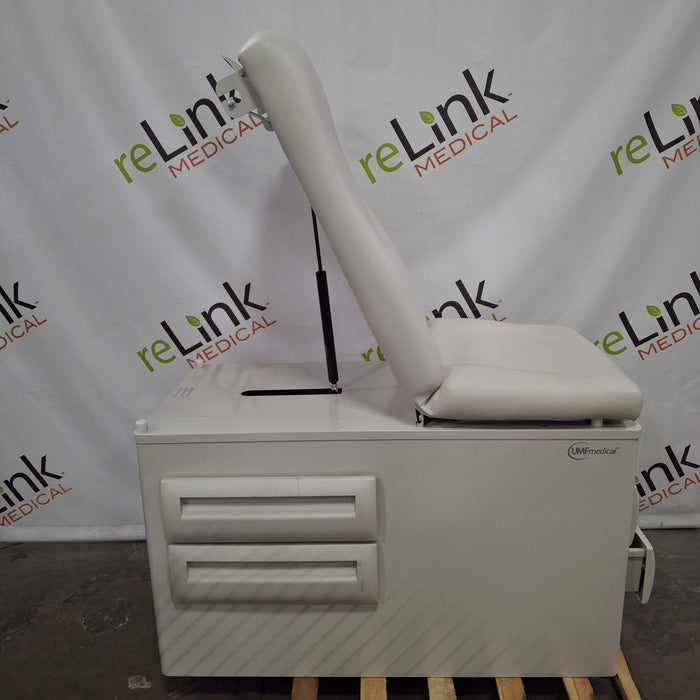 UMF Medical 5240 Exam Table
