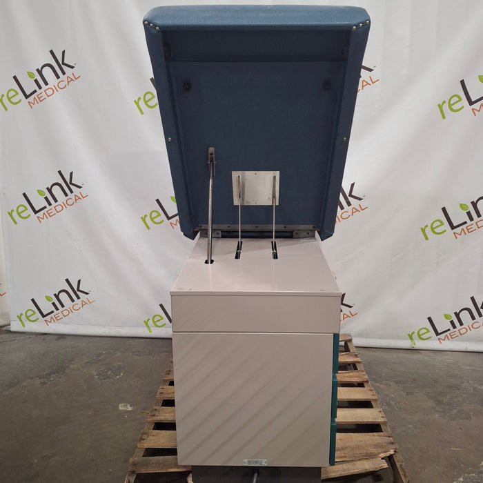 Midmark Ritter 100 Exam Table