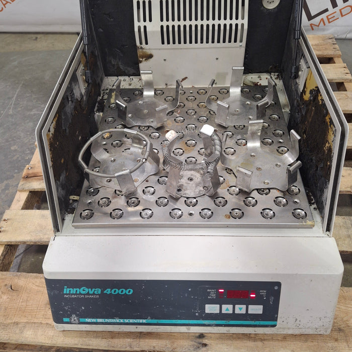 New Brunswick Scientific INNOVA 4000 Incubator Shaker