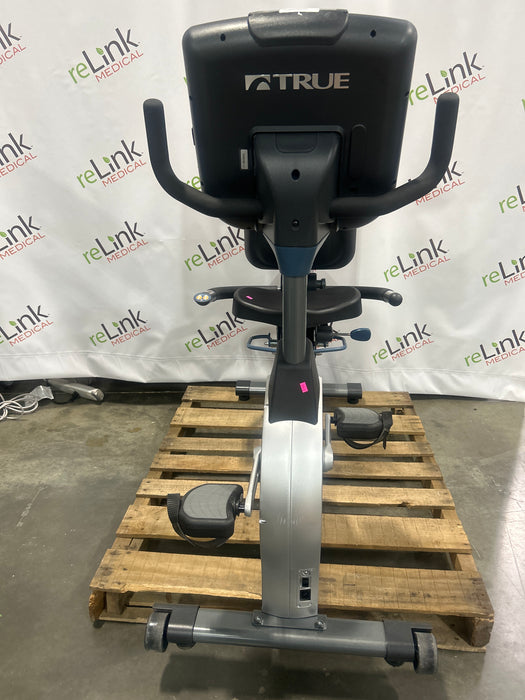 True Fitness CS900 Recumbent Bike